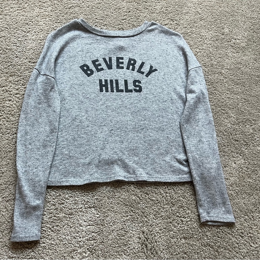 7-day wknd Beverly Hills, gray long-sleeve shirt